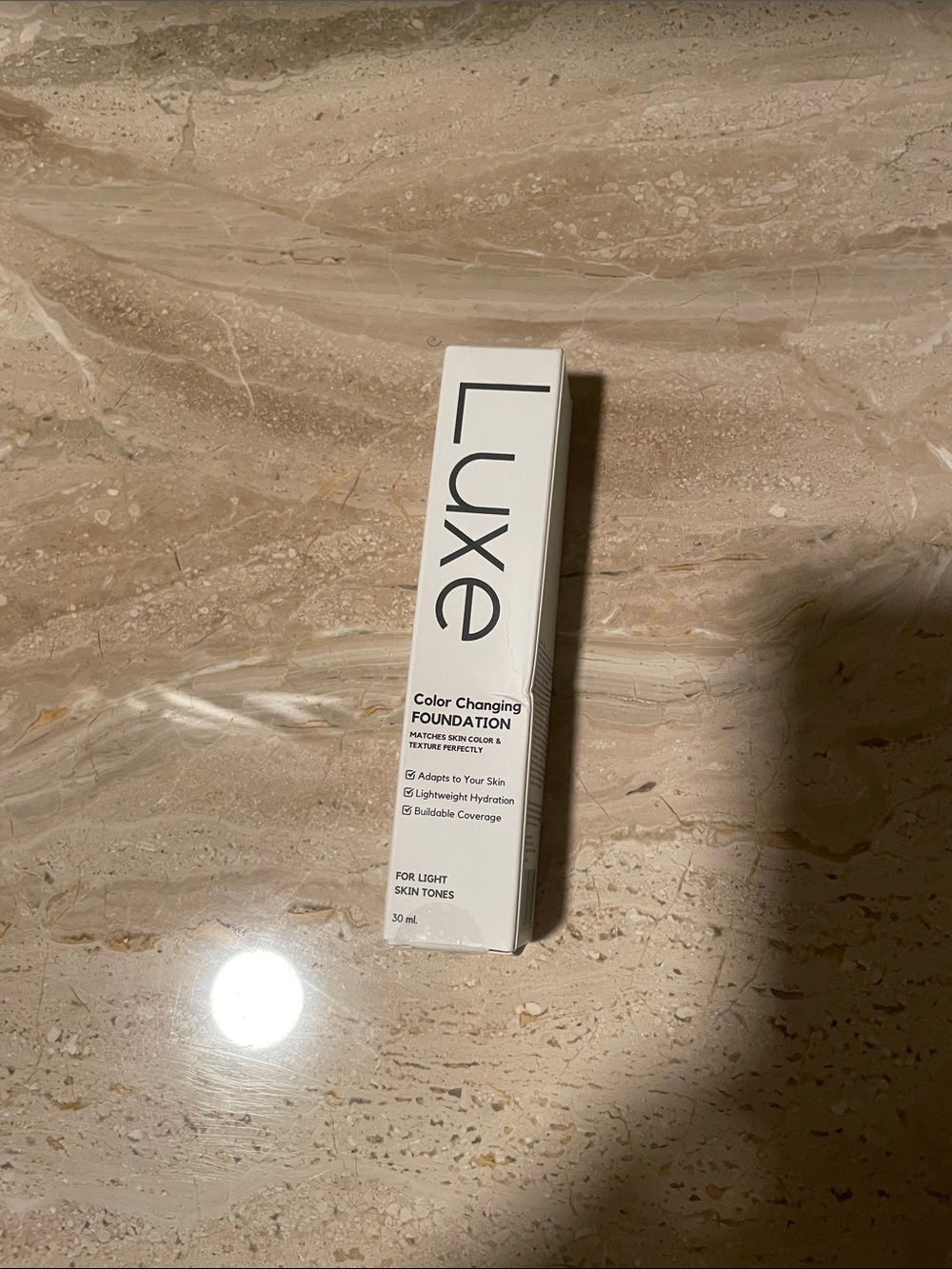 Luxe Color Changing Foundation Shade Light 01